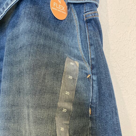 Lane Bryant Girlfriend Short Mid-Rise Denim Jean Shorts NWT Sz 20 Flex - Picture 3 of 15